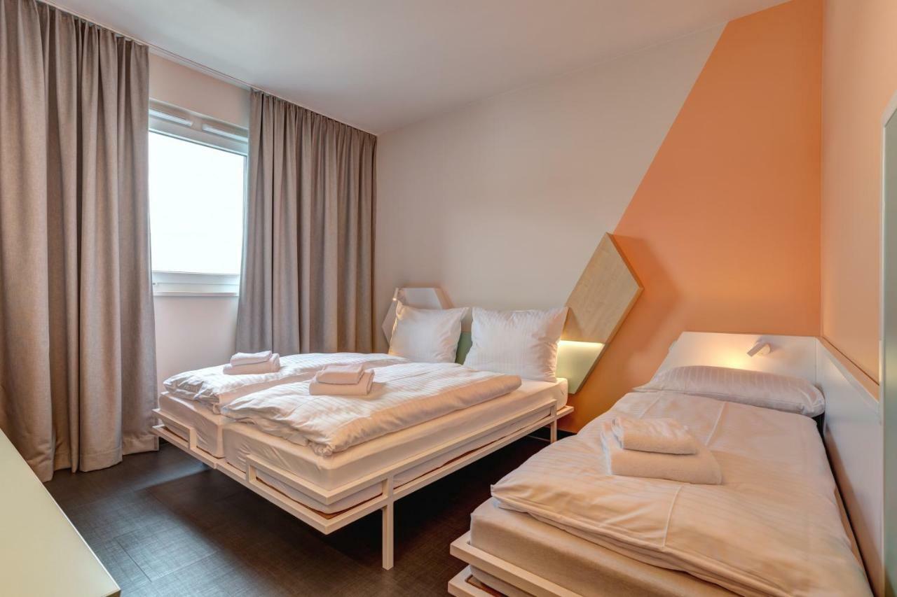 Meininger Hotel Heidelberg Hauptbahnhof Ngoại thất bức ảnh